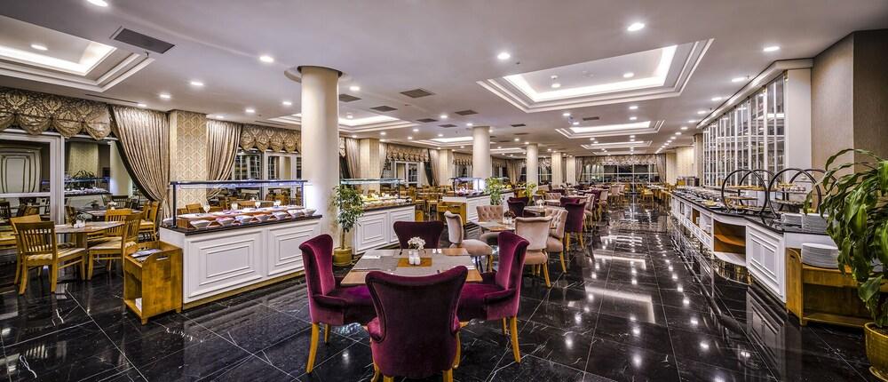 Otel Grand Mercure 5*